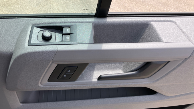 Volkswagen Crafter Cr35 Mwb Diesel Fwd 2.0 TDI 177PS Commerce Plus High Roof Van Auto - Image 19